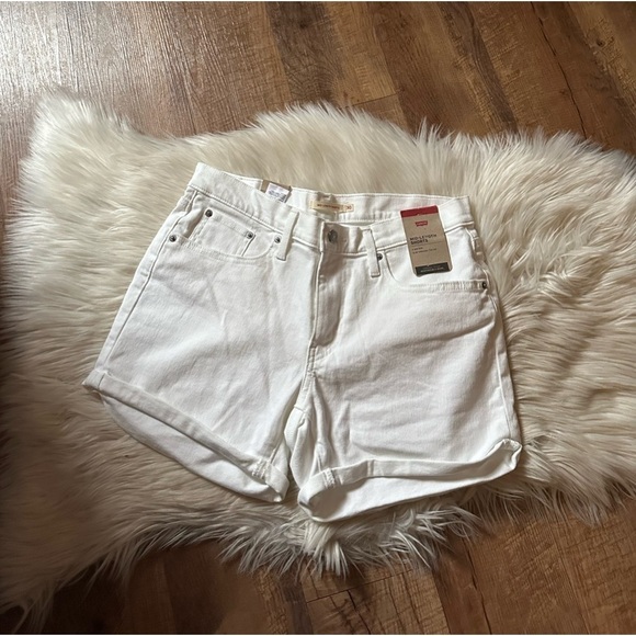 LEVI’S Mid Length Woman’s Shorts In White - Picture 4 of 6